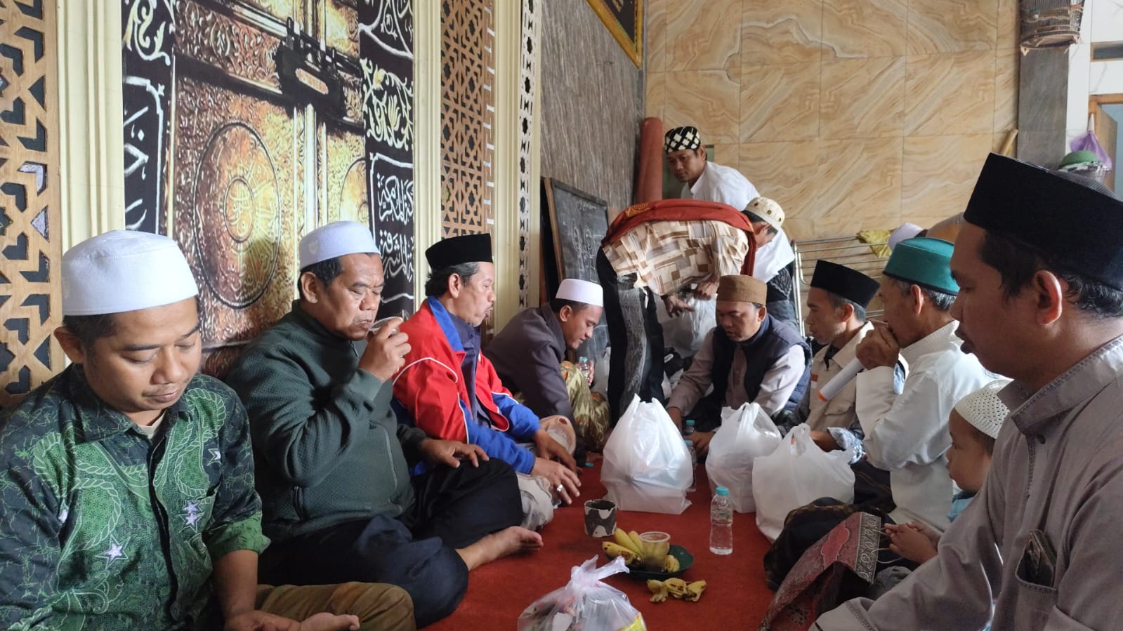 Warga Desa Pangkalan Lestarikan Tradisi Tilawat Sambut Ramadhan, Ziarah Massal di Empat Makam Desa